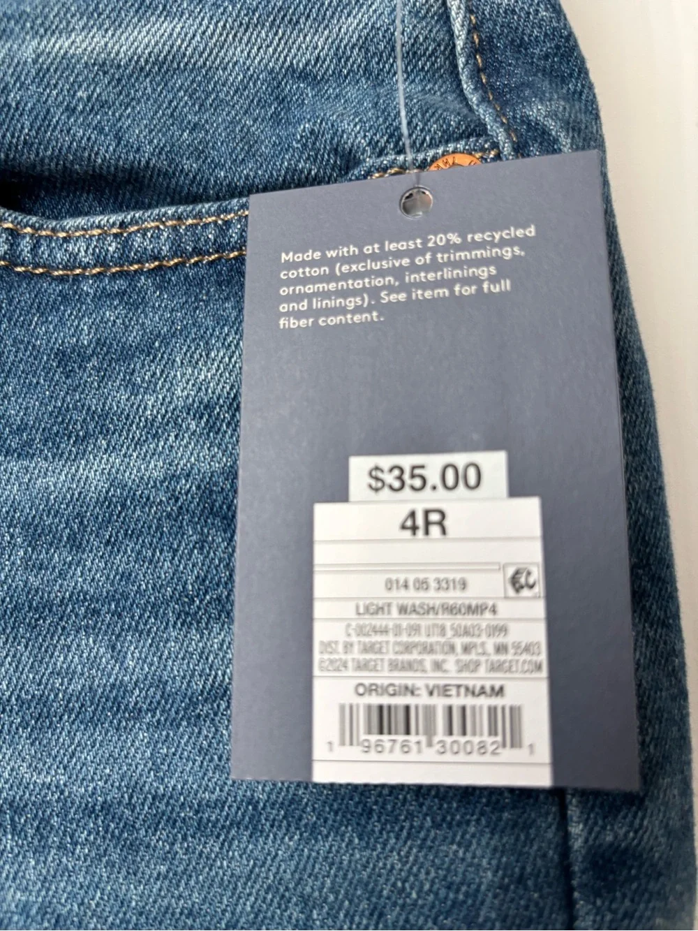 Universal Thread Straight-Leg Jeans in Medium Blue Wash - Picture 5 of 5